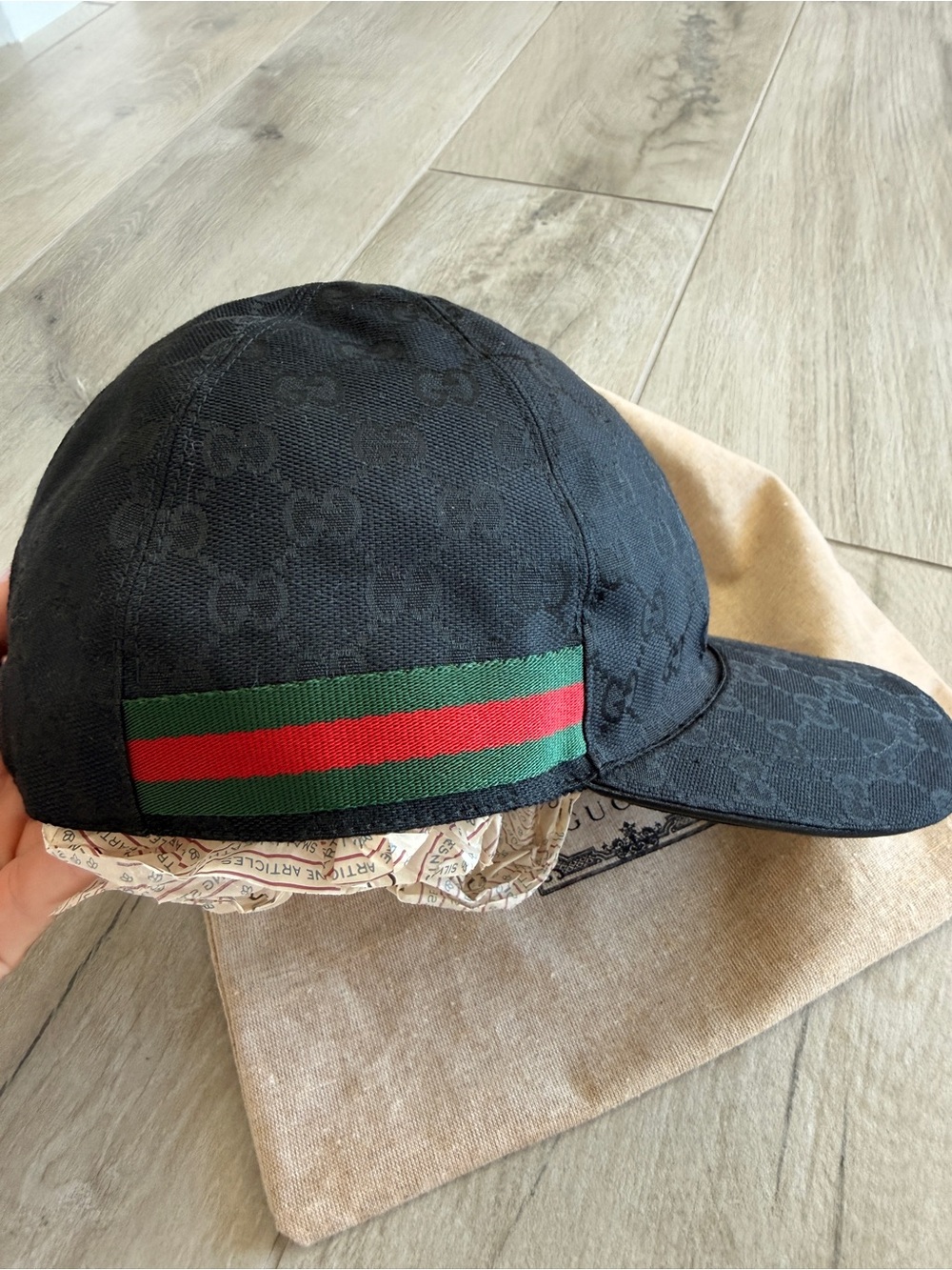 Gucci Black Cap with Signature Green-Red Web Stripe - Picture 5 of 12